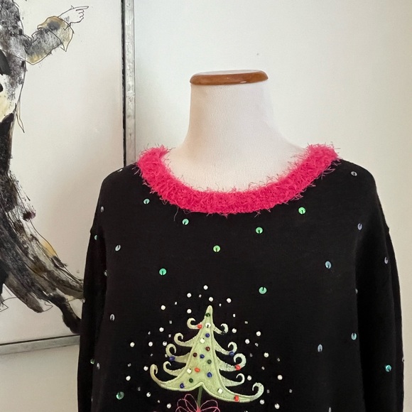 Mandal Bay Black & Pink Embellished Christmas Sweater Size Large - Picture 2 of 8